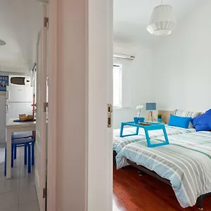 cozy-apartment-in-historic-center-with-terrace.hotels-lisbon-portugal.com/